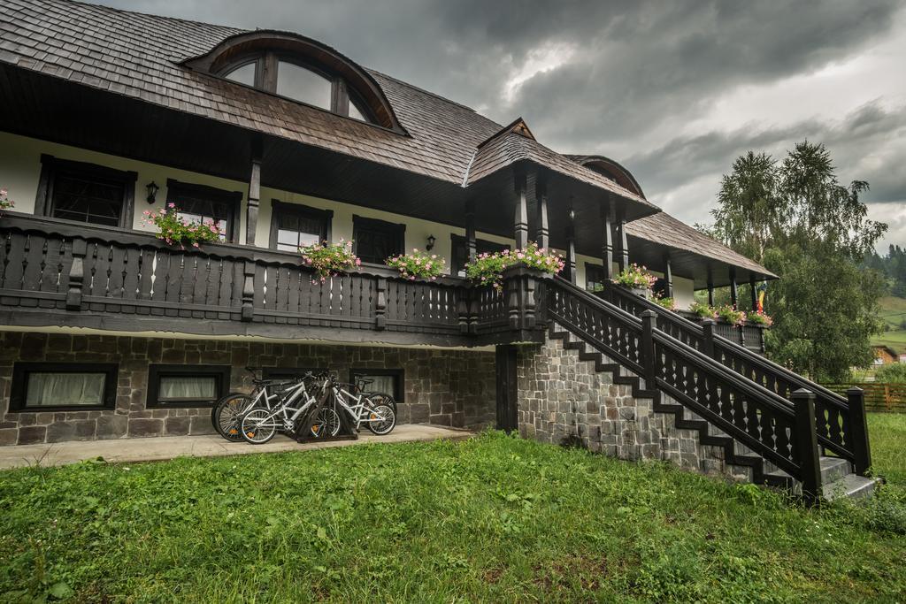 Pensiunea La Moara Fundu Moldovei Exterior photo